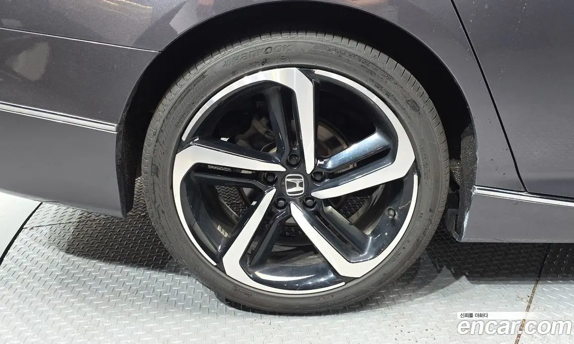 Honda Accord 2018 2.0 автомат (гидро), фото 5