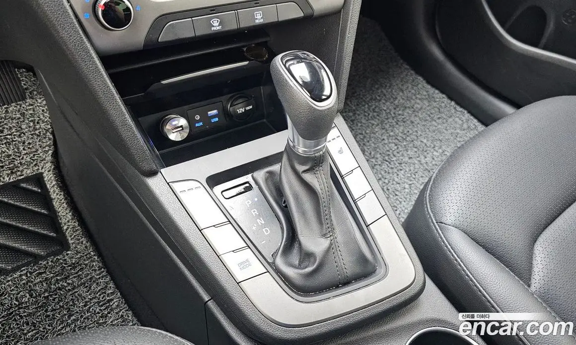 Hyundai Avante 2018 1.6 автомат (гидро), фото 11