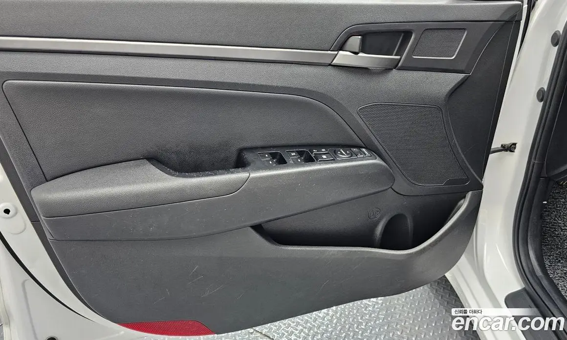 Hyundai Avante 2018 1.6 автомат (гидро), фото 13