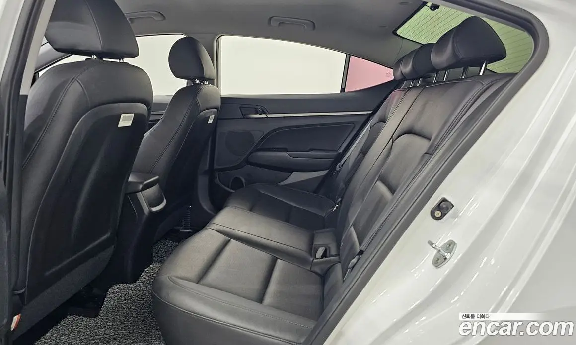 Hyundai Avante 2018 1.6 автомат (гидро), фото 15
