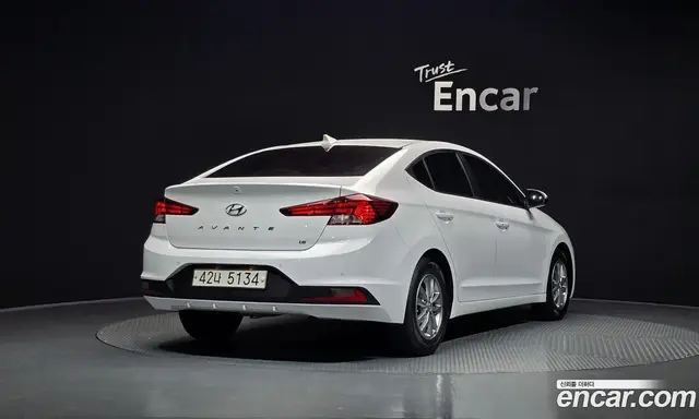 Hyundai Avante 2019 1.6 автомат (гидро), миниатюра 2