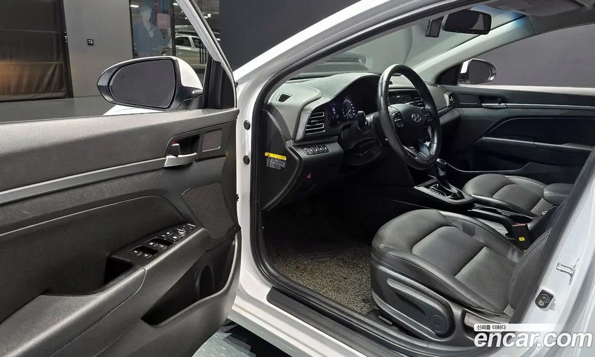 Hyundai Avante 2019 1.6 автомат (гидро), фото 11