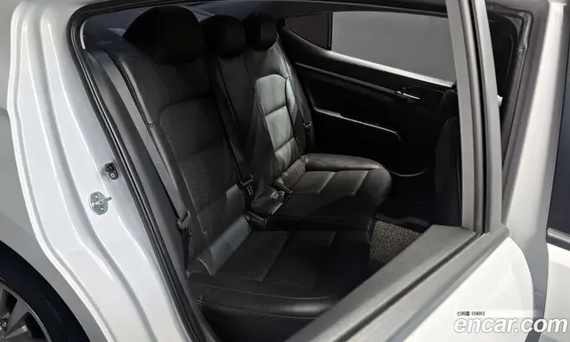 Hyundai Avante 2019 1.6 автомат (гидро), миниатюра 12