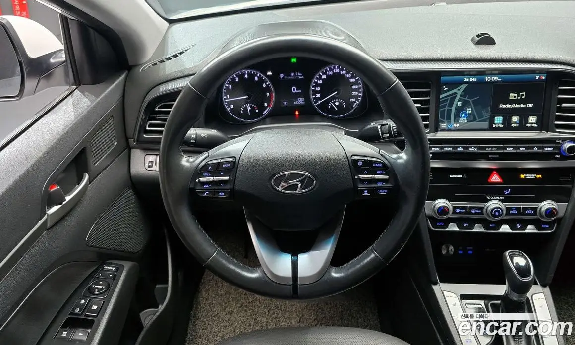 Hyundai Avante 2019 1.6 автомат (гидро), фото 14