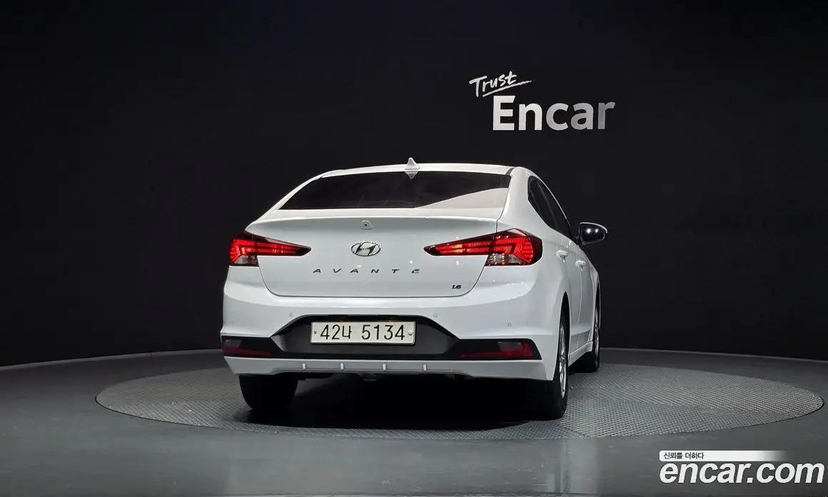 Hyundai Avante 2019 1.6 автомат (гидро), фото 4