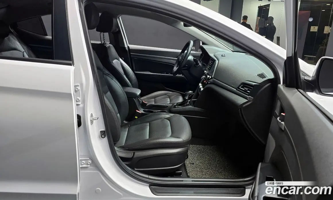 Hyundai Avante 2019 1.6 автомат (гидро), фото 10