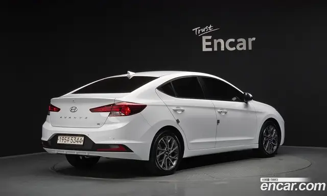 Hyundai Avante 2019 1.6 автомат (гидро), миниатюра 2