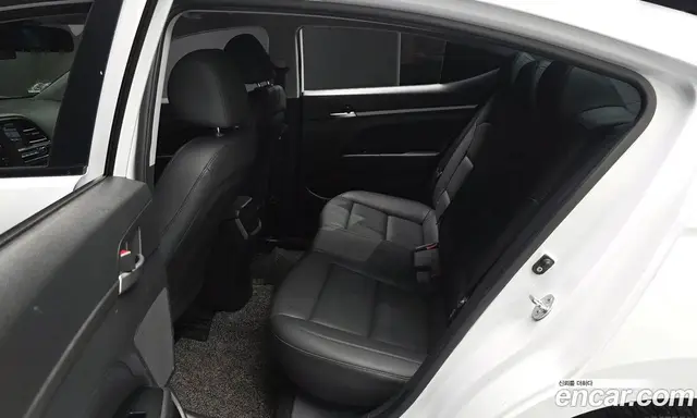Hyundai Avante 2019 1.6 автомат (гидро), миниатюра 11