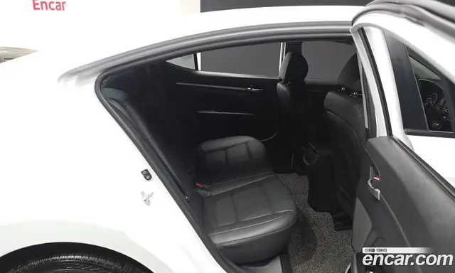 Hyundai Avante 2019 1.6 автомат (гидро), миниатюра 12