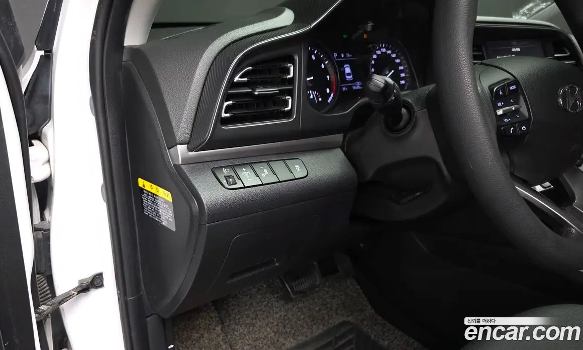 Hyundai Avante 2019 1.6 автомат (гидро), фото 13