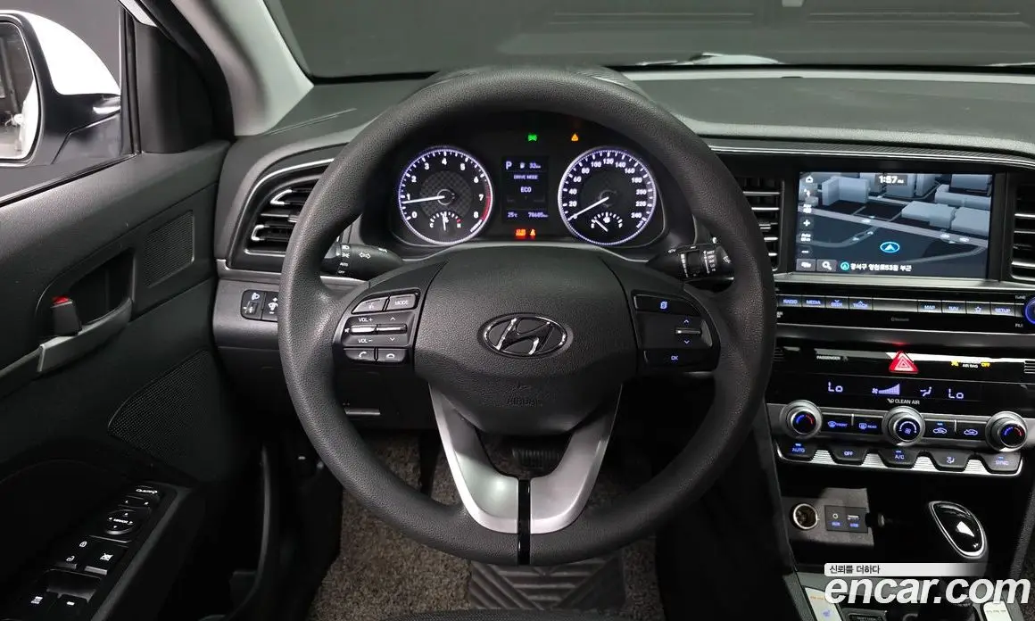 Hyundai Avante 2019 1.6 автомат (гидро), фото 14
