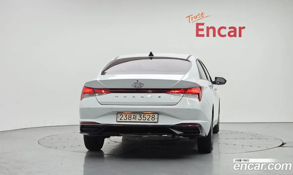 Hyundai Avante 2021 1.6 автомат (гидро), фото 4