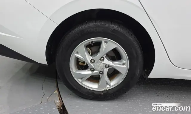 Hyundai Avante 2021 1.6 автомат (гидро), миниатюра 5