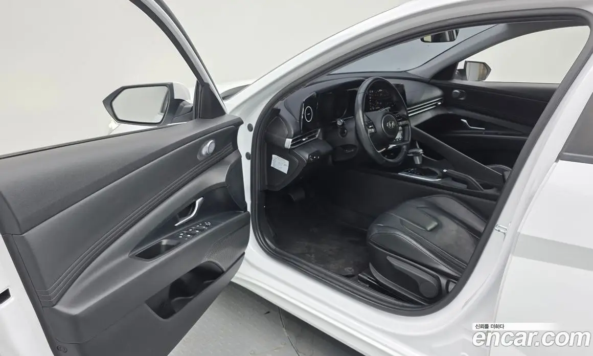 Hyundai Avante 2021 1.6 автомат (гидро), фото 10
