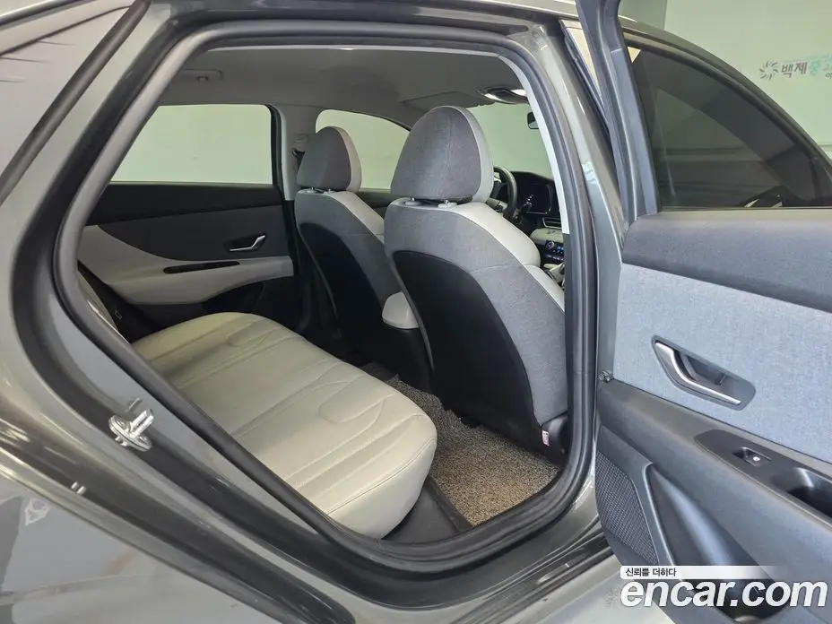 Hyundai Avante 2021 1.6 автомат (гидро), фото 16
