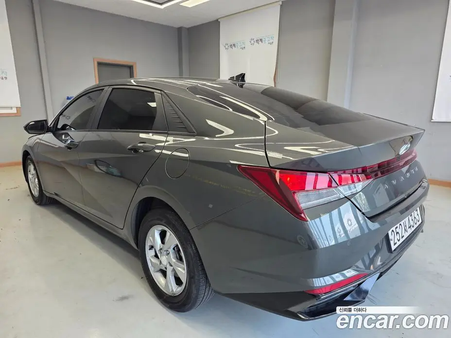 Hyundai Avante 2021 1.6 автомат (гидро), фото 3