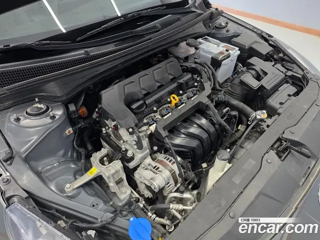 Hyundai Avante 2021 1.6 автомат (гидро), миниатюра 5