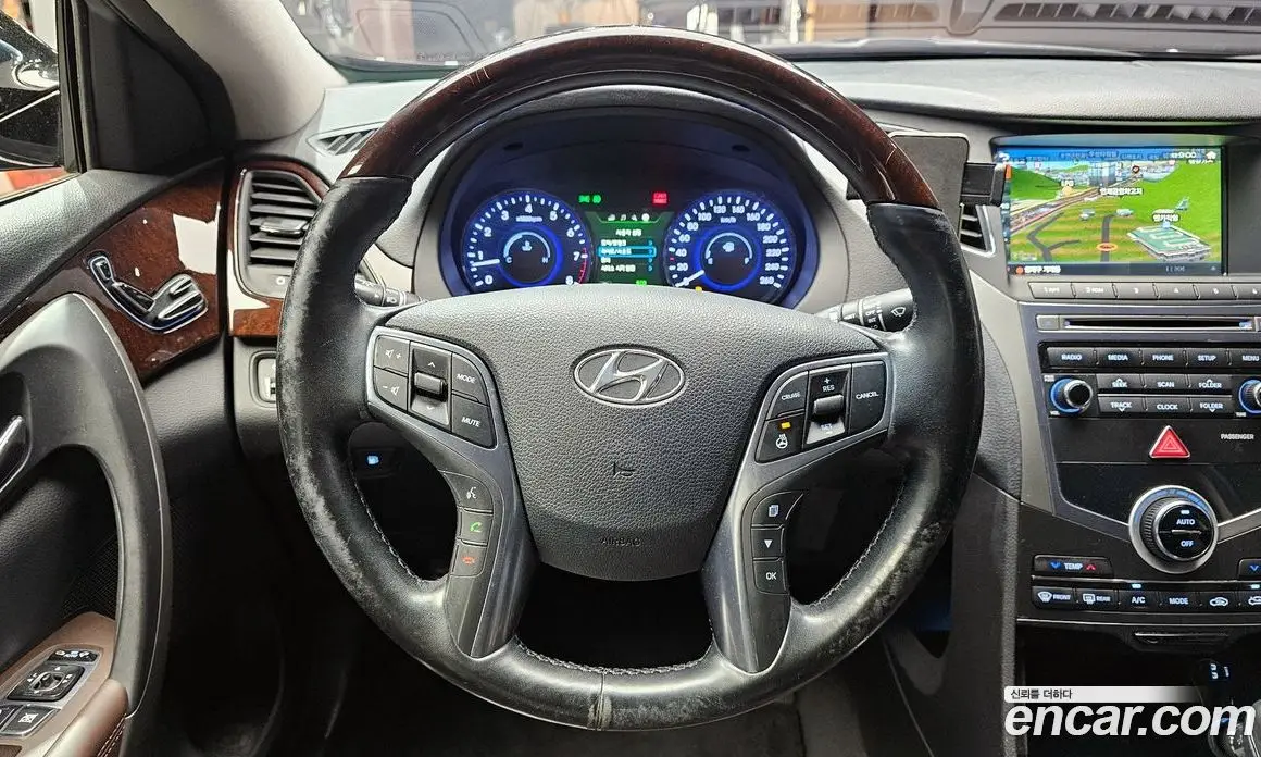 Hyundai Grandeur 2015 3.0 автомат (гидро), фото 20
