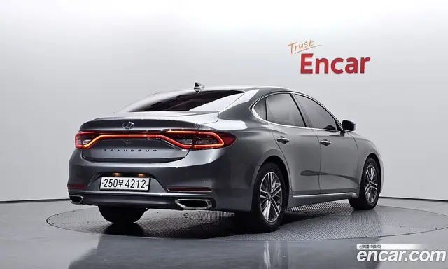 Hyundai Grandeur 2017 2.4 автомат (гидро), миниатюра 2 Hyundai Grandeur 2017 2.4 автомат (гидро), миниатюра 2