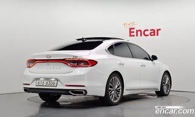 Hyundai Grandeur 2017 2.2 автомат (гидро), миниатюра 2