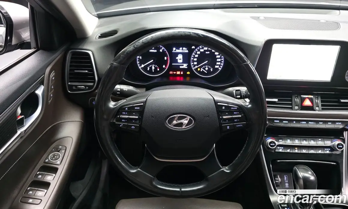 Hyundai Grandeur 2017 2.2 автомат (гидро), фото 13