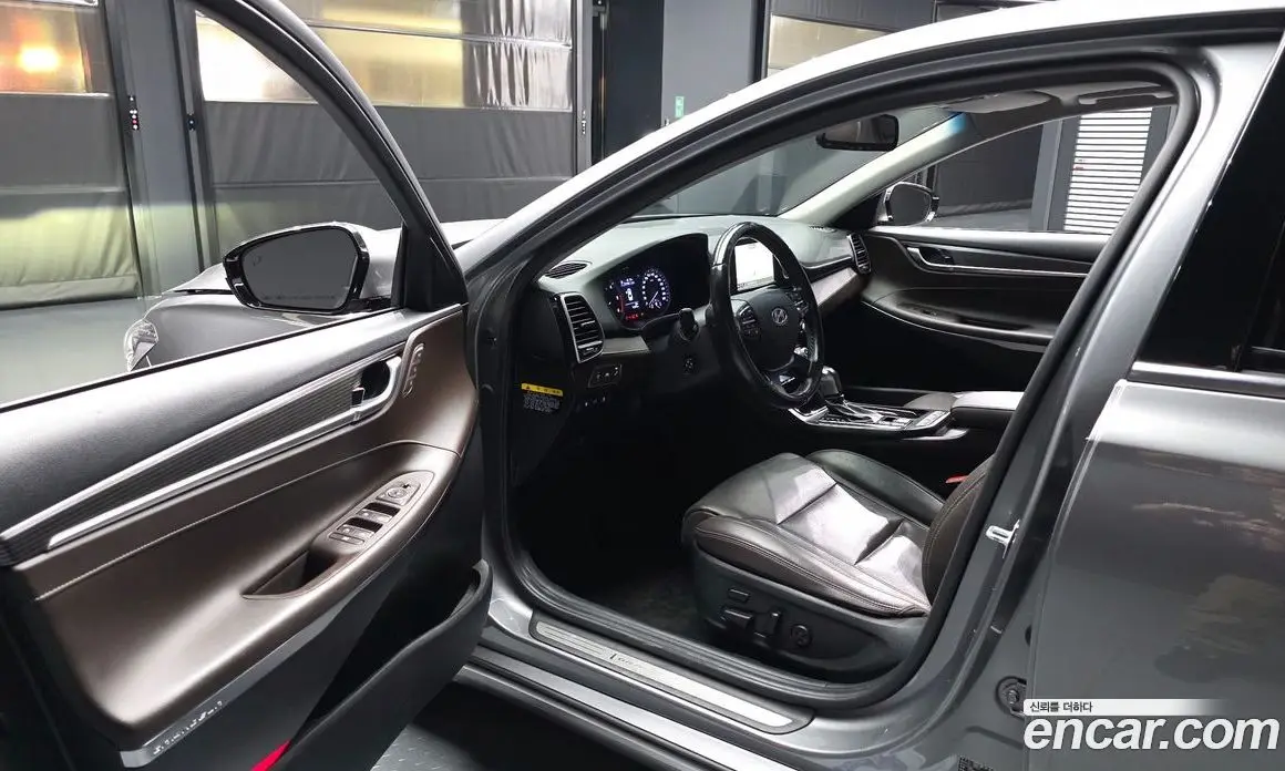 Hyundai Grandeur 2017 2.2 автомат (гидро), фото 10