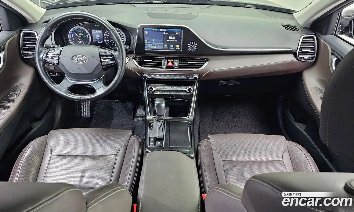 Hyundai Grandeur 2019 2.4 автомат (гидро), фото 10 Hyundai Grandeur 2019 2.4 автомат (гидро), фото 10