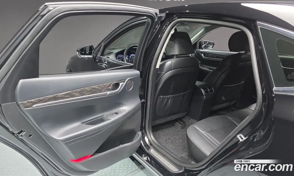 Hyundai Grandeur 2019 2.4 автомат (гидро), фото 17