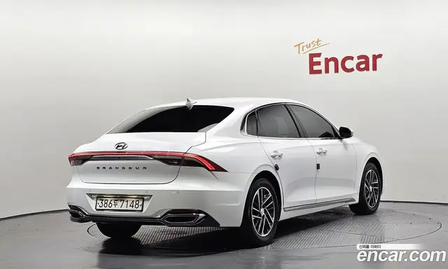 Hyundai Grandeur 2022 2.5 автомат (гидро), миниатюра 2
