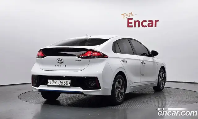 Hyundai Ioniq 2016 1.6 автомат (гидро), миниатюра 2