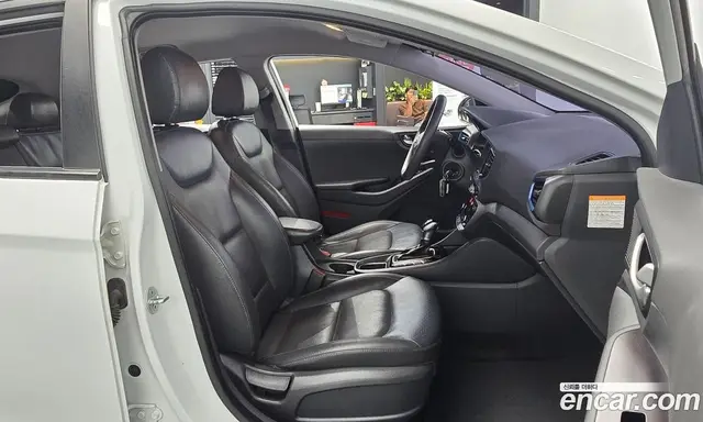 Hyundai Ioniq 2016 1.6 автомат (гидро), миниатюра 11
