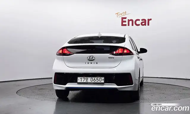 Hyundai Ioniq 2016 1.6 автомат (гидро), миниатюра 4