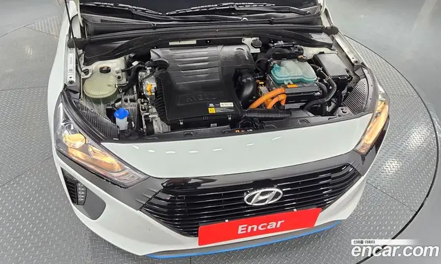 Hyundai Ioniq 2016 1.6 автомат (гидро), миниатюра 6