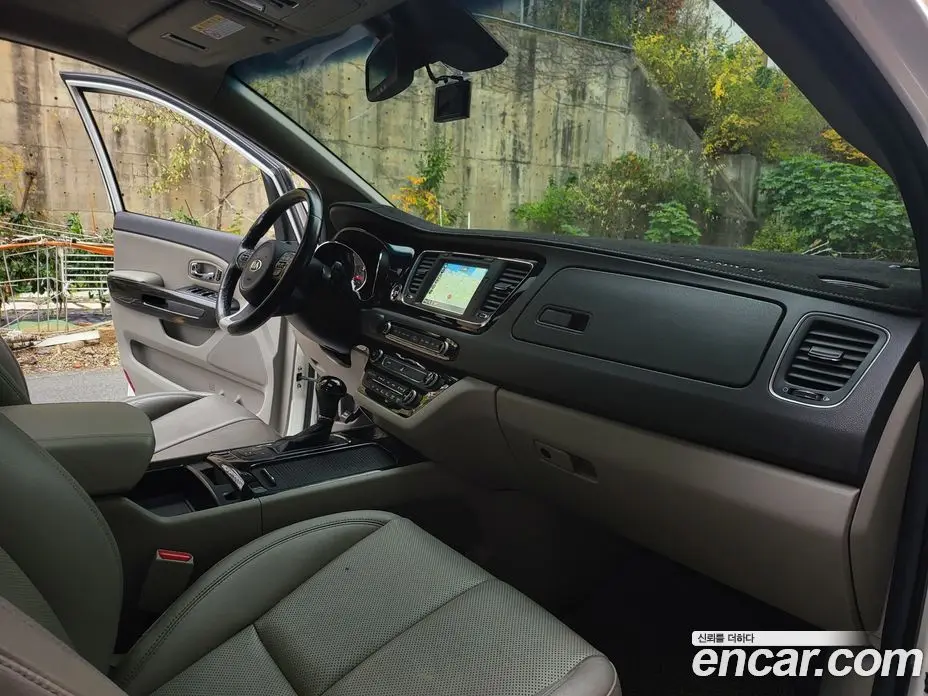 Kia Carnival 2016 2.2 автомат (гидро), фото 14