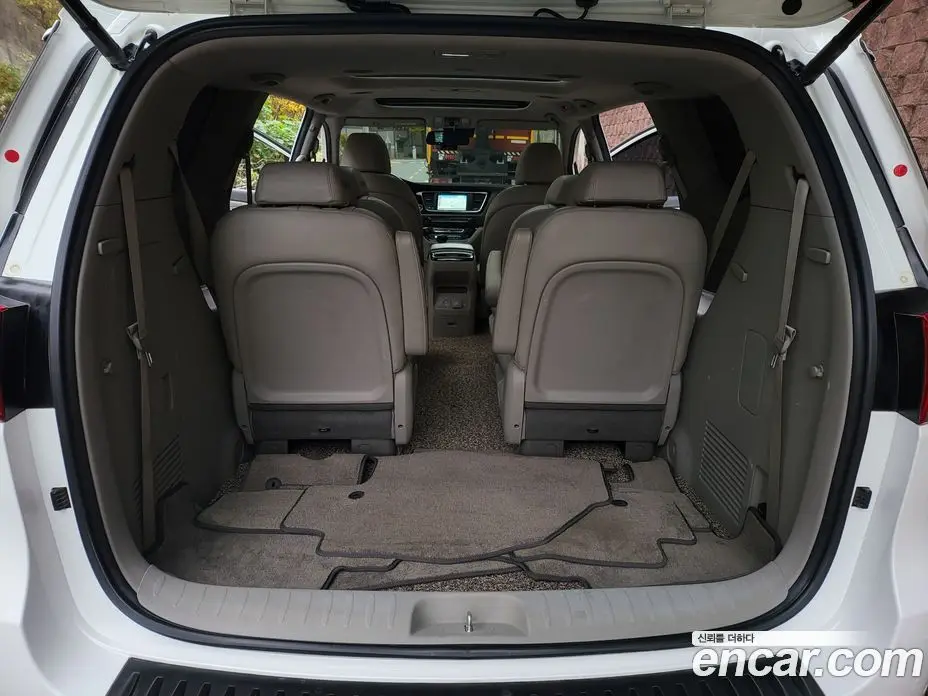 Kia Carnival 2016 2.2 автомат (гидро), фото 18