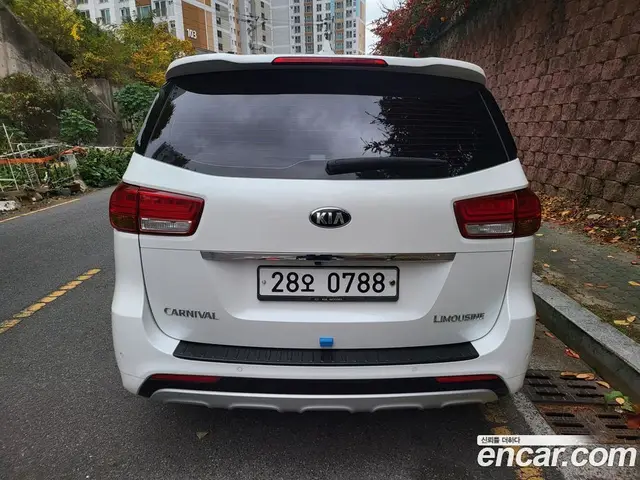 Kia Carnival 2016 2.2 автомат (гидро), миниатюра 4