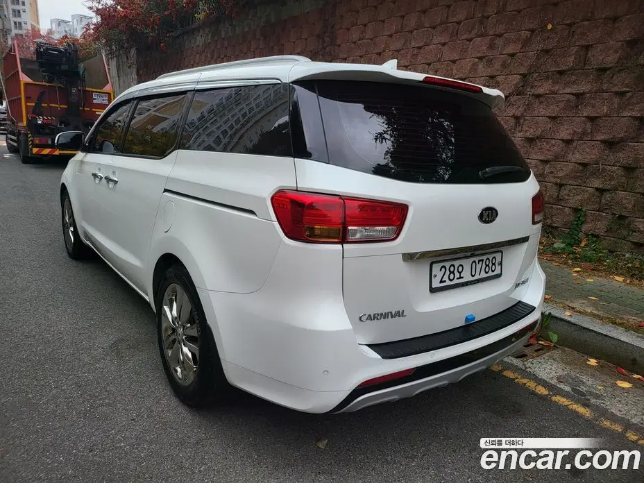 Kia Carnival 2016 2.2 автомат (гидро), фото 5
