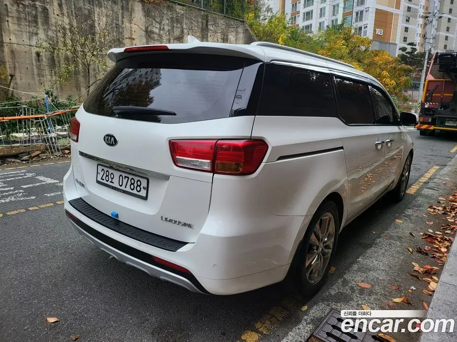 Kia Carnival 2016 2.2 автомат (гидро), фото 6