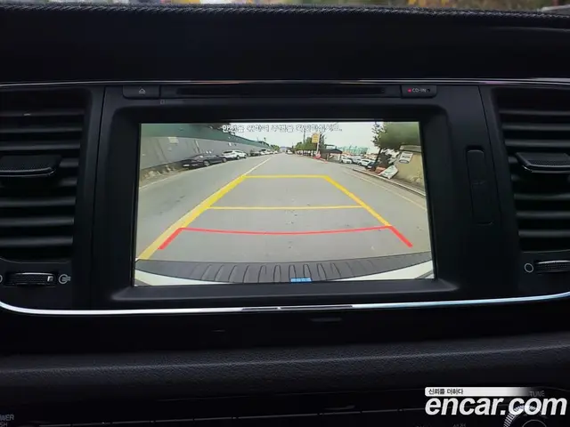 Kia Carnival 2016 2.2 автомат (гидро), миниатюра 10