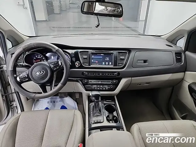 Kia Carnival 2016 3.3 автомат (гидро), миниатюра 7 Kia Carnival 2016 3.3 автомат (гидро), миниатюра 7