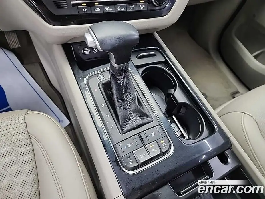 Kia Carnival 2016 3.3 автомат (гидро), фото 8 Kia Carnival 2016 3.3 автомат (гидро), фото 8