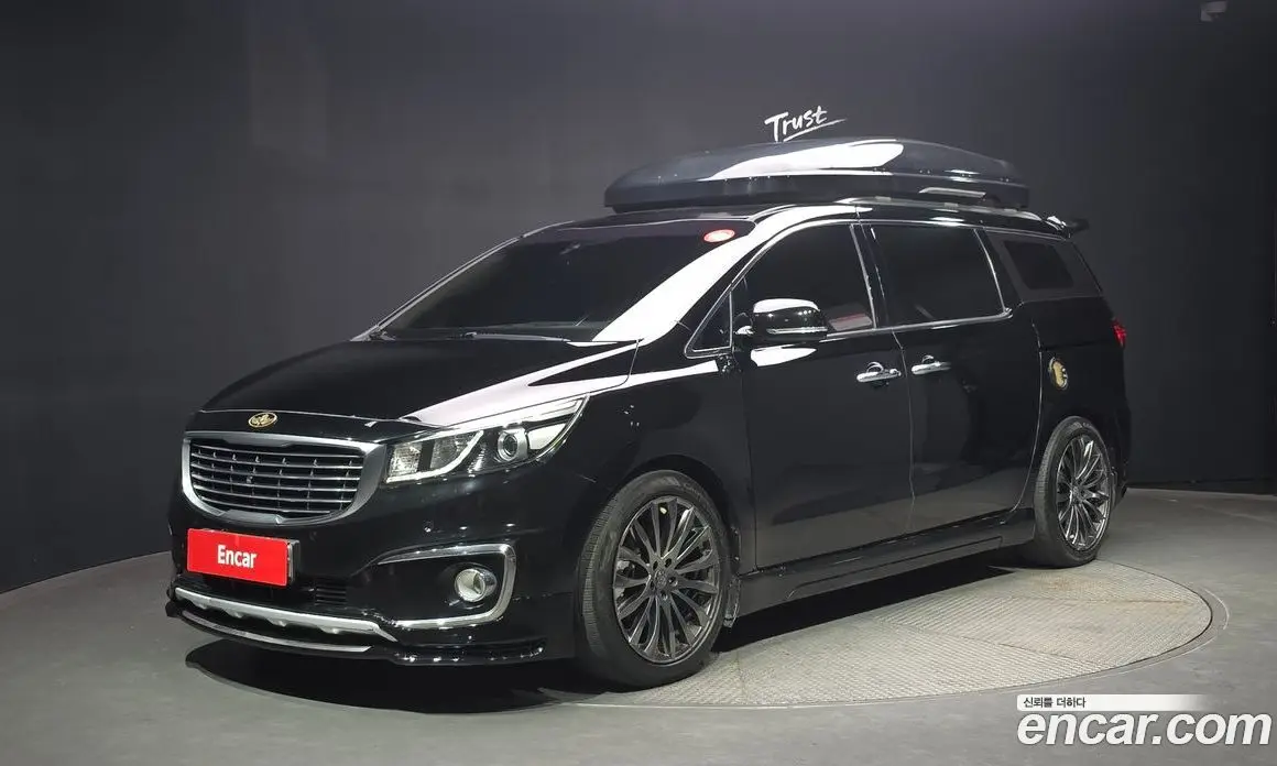 Kia Carnival 2017 2.2 автомат (гидро), фото 1 Kia Carnival 2017 2.2 автомат (гидро), фото 1