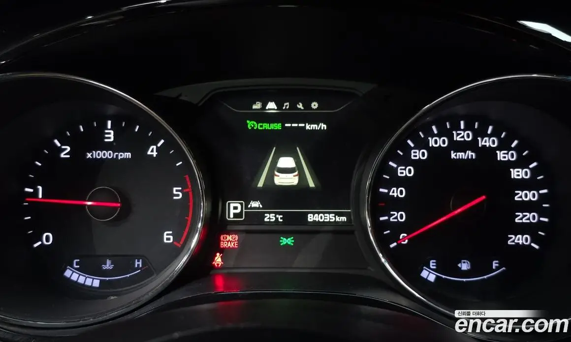 Kia Carnival 2017 2.2 автомат (гидро), фото 11 Kia Carnival 2017 2.2 автомат (гидро), фото 11
