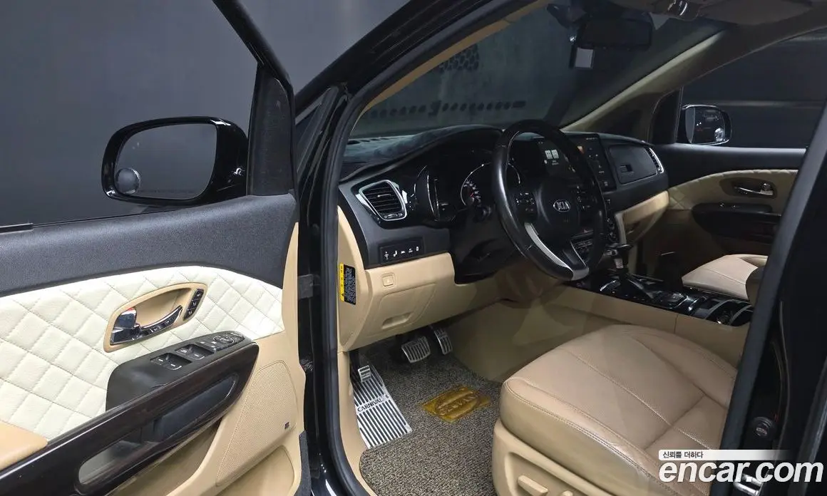 Kia Carnival 2017 2.2 автомат (гидро), фото 13 Kia Carnival 2017 2.2 автомат (гидро), фото 13