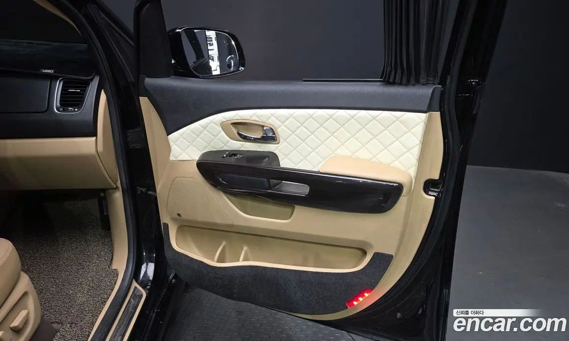 Kia Carnival 2017 2.2 автомат (гидро), фото 14 Kia Carnival 2017 2.2 автомат (гидро), фото 14
