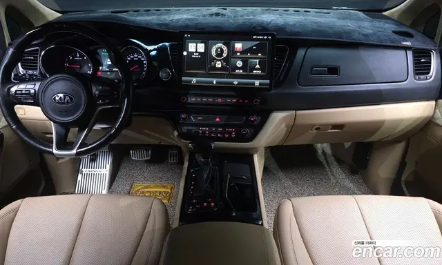 Kia Carnival 2017 2.2 автомат (гидро), миниатюра 10 Kia Carnival 2017 2.2 автомат (гидро), миниатюра 10