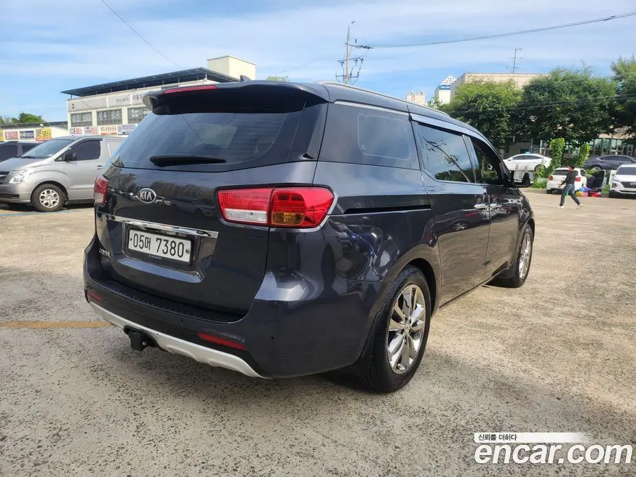 Kia Carnival 2017 2.2 автомат (гидро), фото 7 Kia Carnival 2017 2.2 автомат (гидро), фото 7