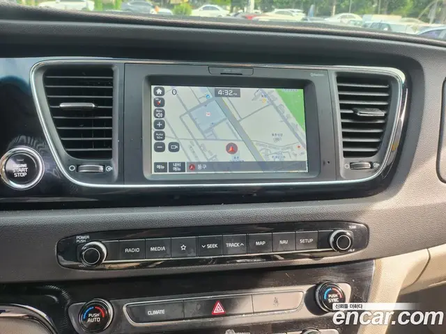 Kia Carnival 2017 2.2 автомат (гидро), миниатюра 9 Kia Carnival 2017 2.2 автомат (гидро), миниатюра 9