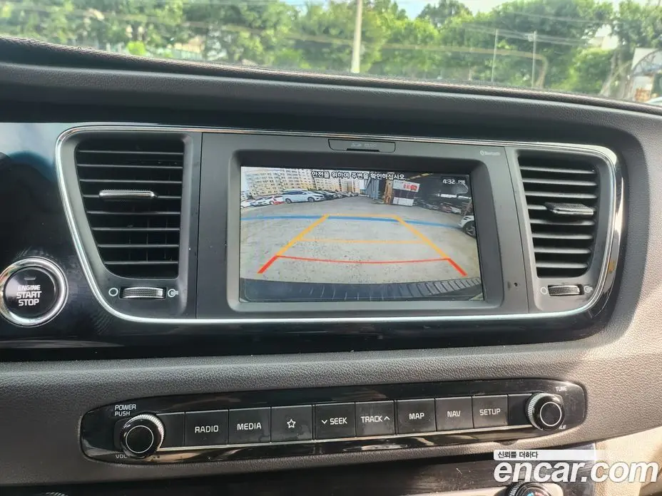 Kia Carnival 2017 2.2 автомат (гидро), фото 10 Kia Carnival 2017 2.2 автомат (гидро), фото 10