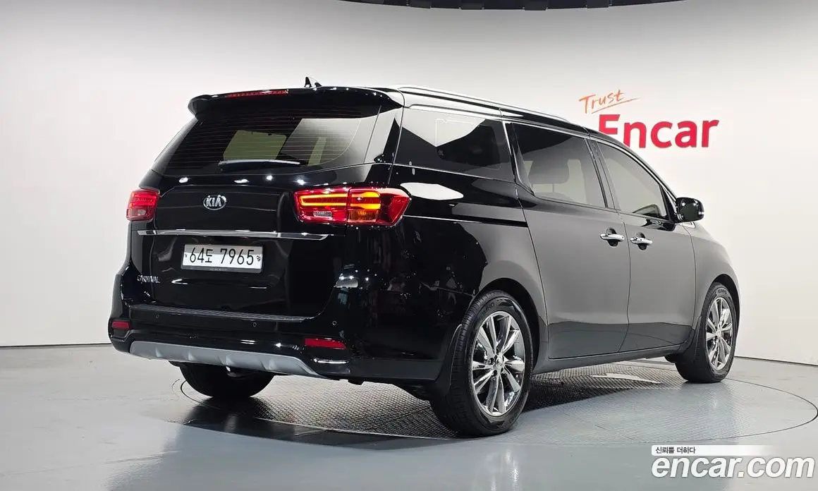 Kia Carnival 2018 2.2 автомат (гидро), фото 2 Kia Carnival 2018 2.2 автомат (гидро), фото 2